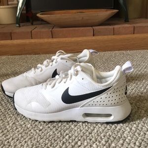 Women’s Nike Tennis Shoes